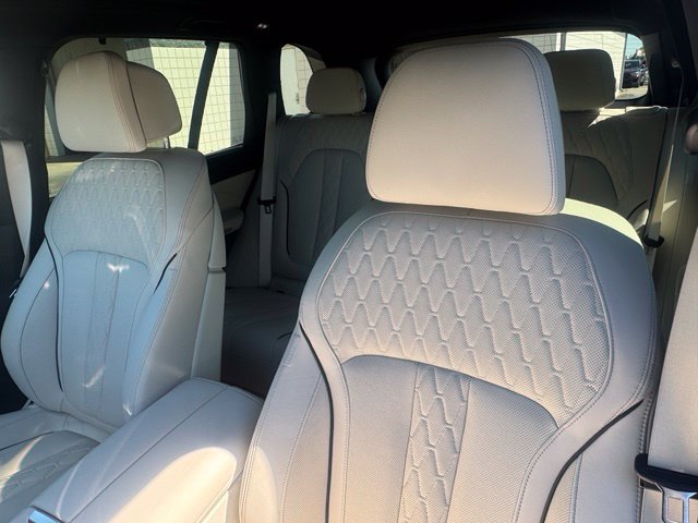 Certified 2026 BMW X5 M60i AWD/4WD image 19