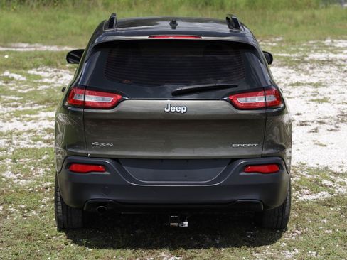 Used 2015 Jeep Cherokee Sport w/ Sport Appearance Group AWD/4WD image 9