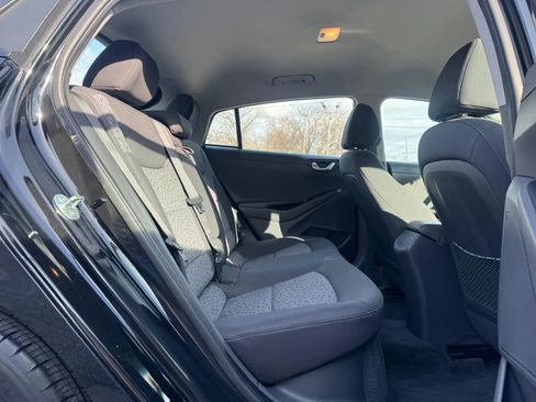 Used 2019 Hyundai Ioniq Plug-In Hybrid image 11