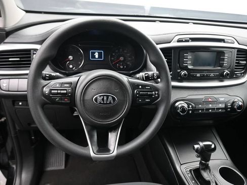 Used 2017 Kia Sorento AWD image 13