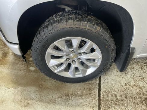 Used 2021 Chevrolet Silverado 1500 Custom AWD/4WD image 10