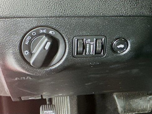 Used 2022 Dodge Charger SXT image 12