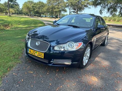Used 2010 Jaguar XF Luxury RWD image 7