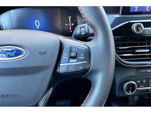 Used 2025 Ford Escape ST-Line Select AWD/4WD image 12