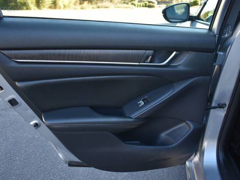 Used 2020 Honda Accord EX-L image 11