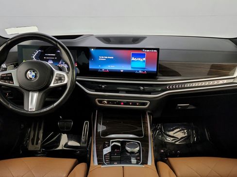 Used 2023 BMW X7 xDrive40i w/ M Sport Package AWD/4WD image 21