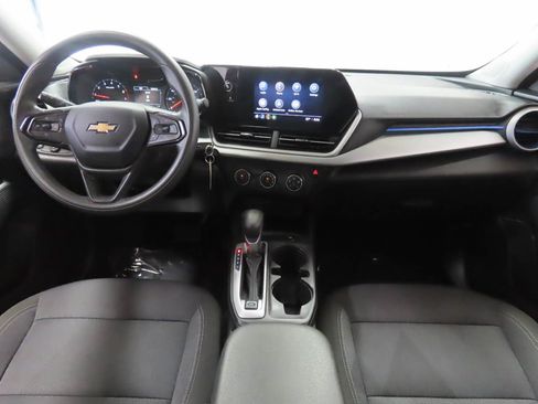 Used 2025 Chevrolet Trax LS FWD image 13