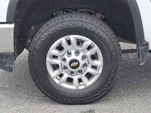 Used 2022 Chevrolet Silverado 2500 LT w/ Convenience Package image 8