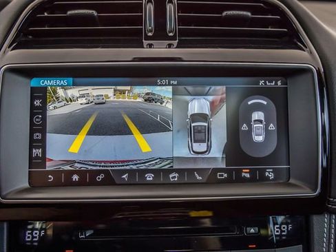 Used 2018 Jaguar F-PACE R-Sport image 22