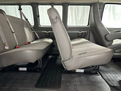 Used 2025 Chevrolet Express 3500 LT w/ LT Preferred Equipment Group image 38