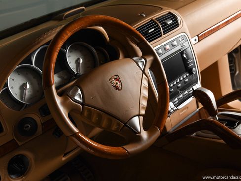 Used 2009 Porsche Cayenne Turbo S image 20