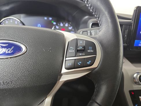 Used 2023 Ford Explorer XLT w/ Equipment Group 202A AWD/4WD image 17