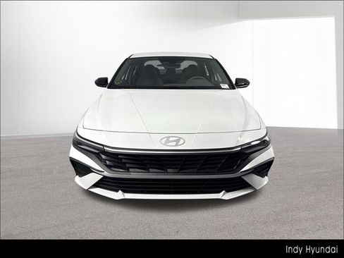 Certified 2025 Hyundai Elantra Sport FWD image 16