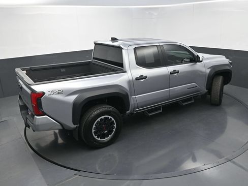 Used 2024 Toyota Tacoma TRD Off-Road AWD/4WD image 32