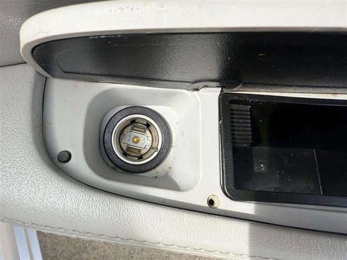 Used 2011 Cadillac DTS Luxury image 20