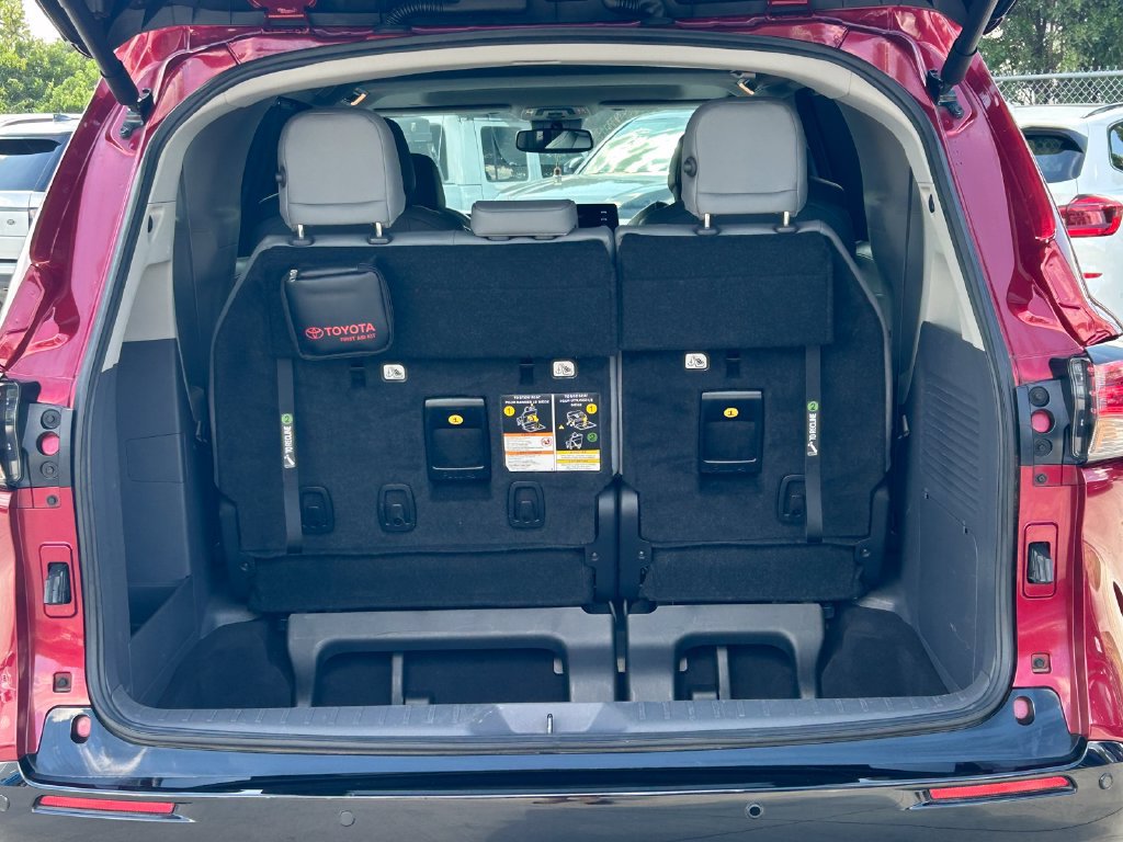 Certified 2023 Toyota Sienna Limited AWD/4WD image 15