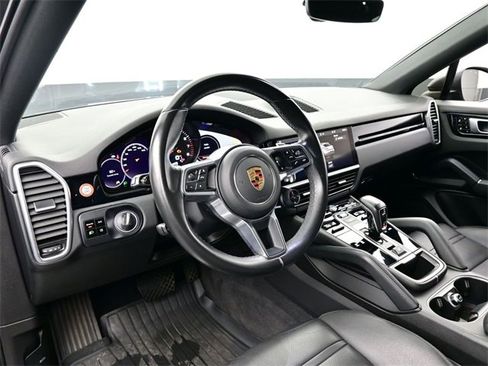 Used 2021 Porsche Cayenne Coupe w/ Premium Package image 4
