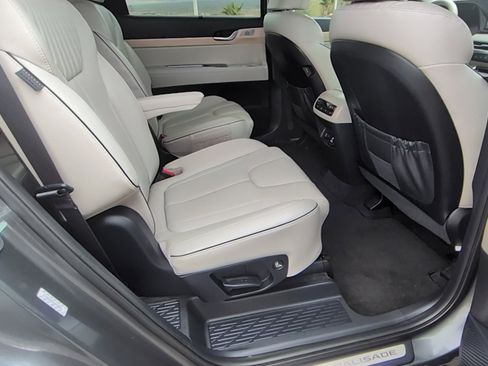 Used 2024 Hyundai Palisade Limited FWD image 32