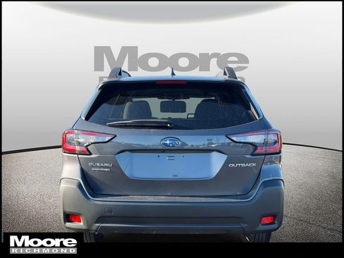 Used 2025 Subaru Outback Premium image 4