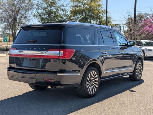 Used 2019 Lincoln Navigator L Reserve image 3
