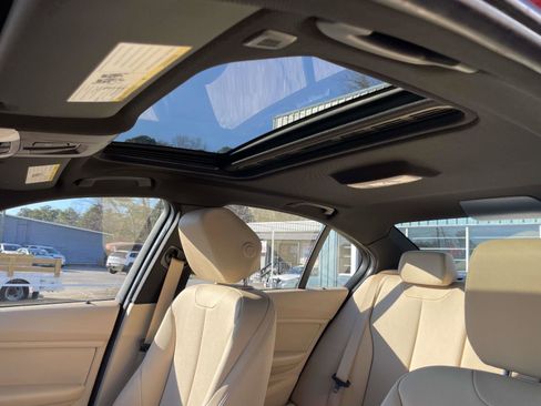 Used 2014 BMW 320i Sedan w/ Sport Package image 13