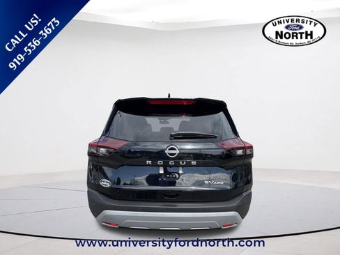 Used 2023 Nissan Rogue SV image 6