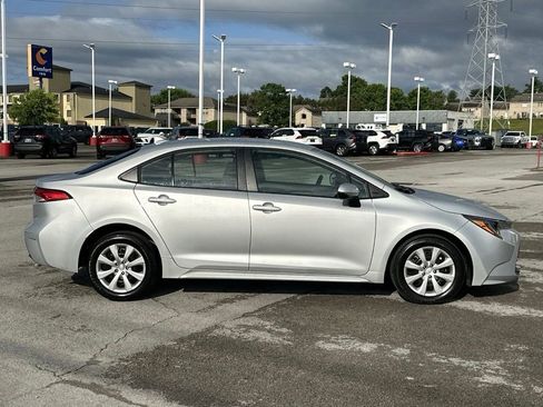 Used 2026 Toyota Corolla LE FWD image 2