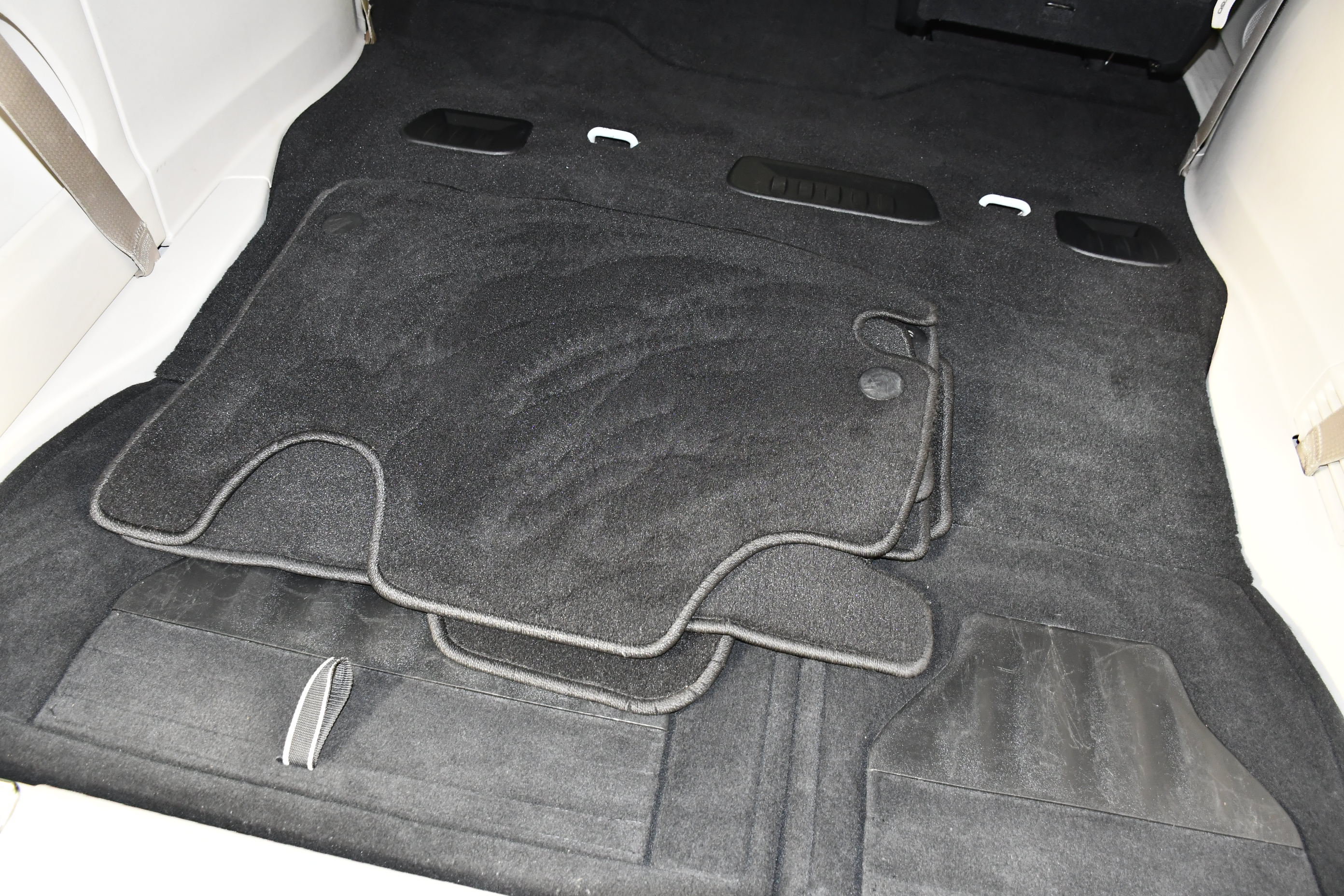 Used 2023 Chrysler Voyager LX FWD image 48