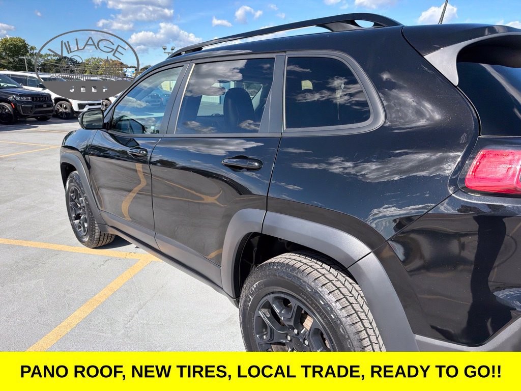 Used 2022 Jeep Cherokee Latitude w/ Sun & Sound Group AWD/4WD image 31