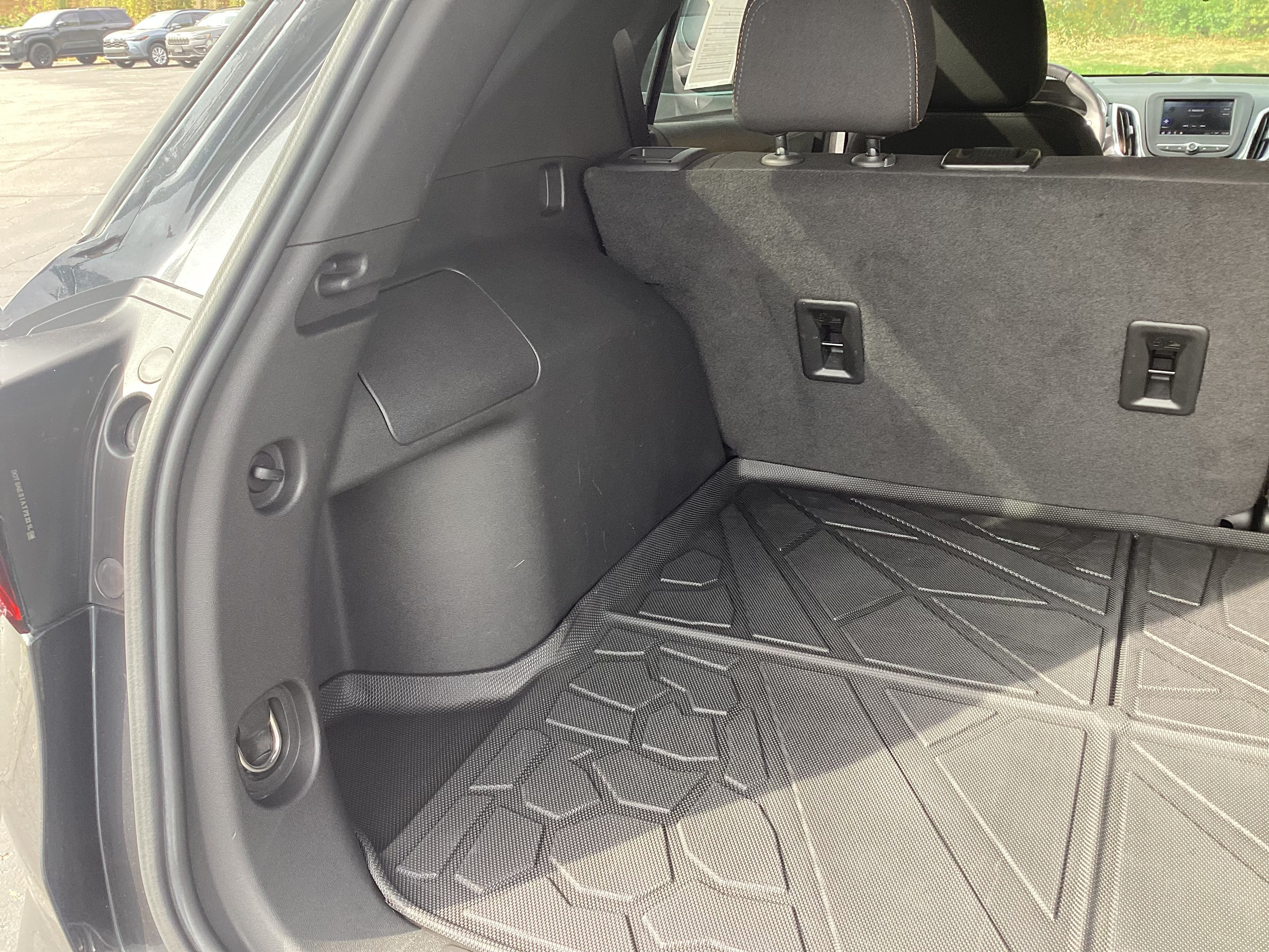 Used 2022 Chevrolet Equinox LT FWD image 22