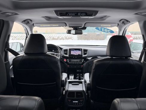 Used 2017 Honda Pilot Elite image 3