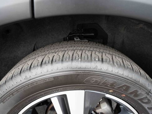 Used 2024 Nissan Rogue SL image 31