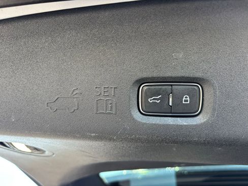 Used 2025 Ford Expedition Platinum AWD/4WD image 24
