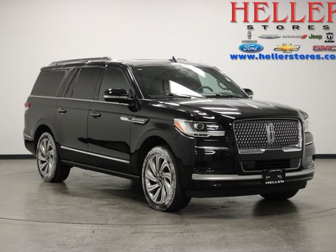 Used 2023 Lincoln Navigator L Reserve image 1
