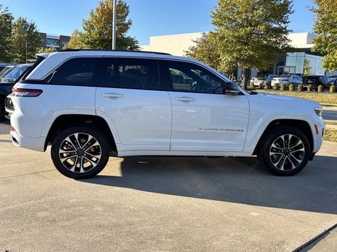 Used 2023 Jeep Grand Cherokee Overland w/ Luxury Tech Group IV image 2