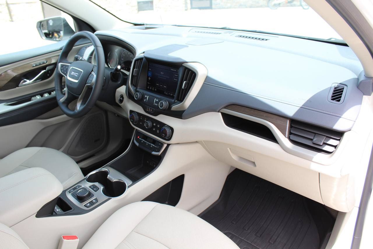 Used 2024 GMC Terrain Denali w/ Denali Premium Package AWD/4WD image 61