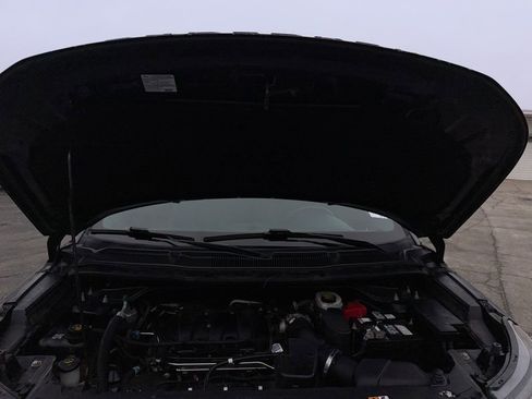 Used 2018 Ford Explorer XLT w/ Equipment Group 202A image 25