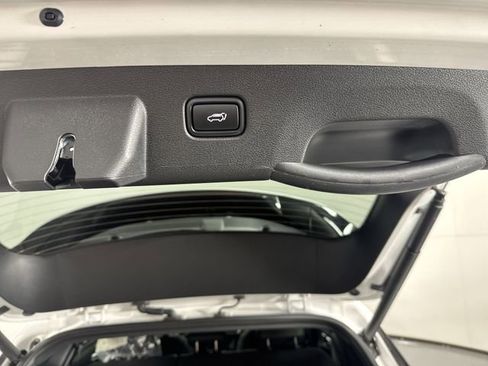 Certified 2025 Kia Sportage X-Pro Prestige AWD/4WD image 35