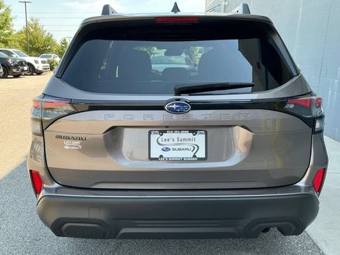 Certified 2025 Subaru Forester Premium AWD/4WD image 4