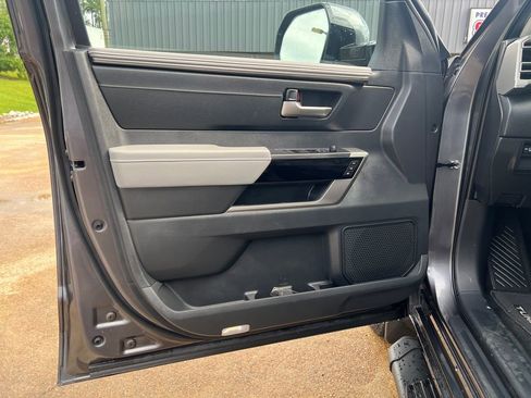 Used 2024 Toyota Tundra Limited AWD/4WD image 11