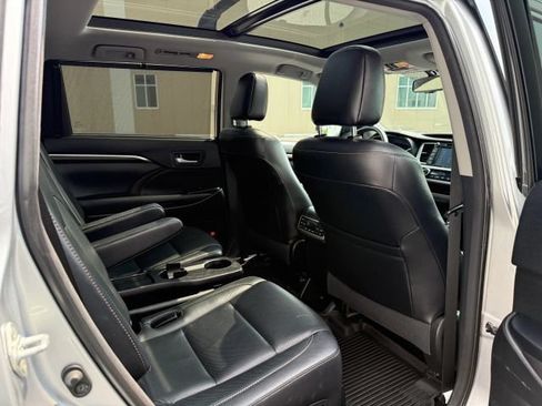 Used 2016 Toyota Highlander Limited Platinum AWD/4WD image 20