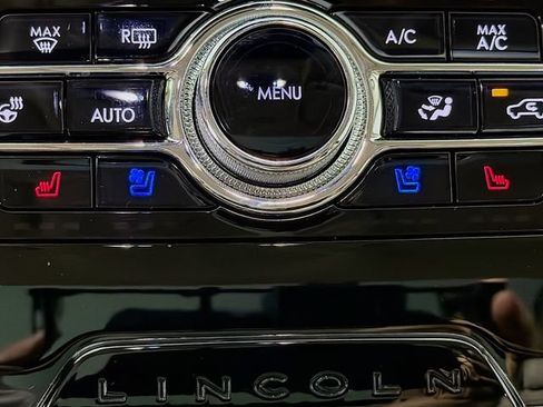 Certified 2022 Lincoln Corsair Reserve w/ Luxury Package FWD image 24