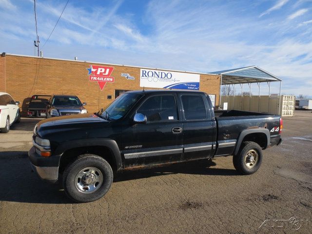 Used 2002 Chevrolet Silverado 2500 LT w/ Off-Road Skid Plate Pkg AWD/4WD image 1