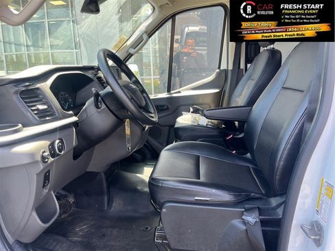 Used 2023 Ford Transit 250 Medium Roof RWD image 12