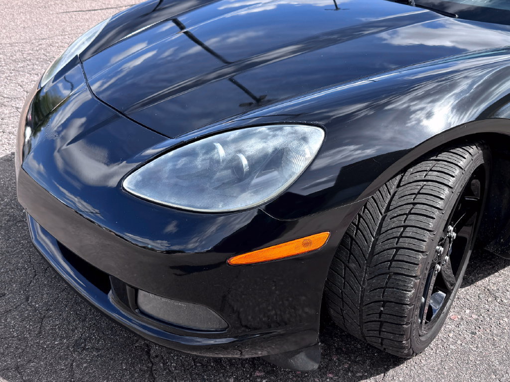Used 2005 Chevrolet Corvette Coupe w/ Preferred Equipment Group RWD image 5