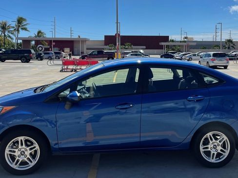 Used 2019 Ford Fiesta SE FWD image 2