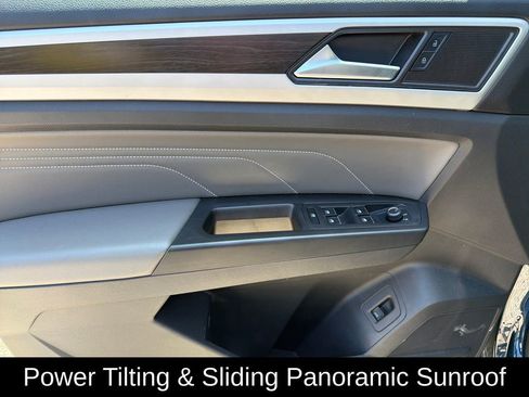 Used 2023 Volkswagen Atlas SE w/ Panoramic Sunroof Package FWD image 15