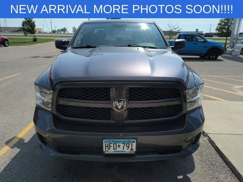 Used 2017 RAM 1500 Express AWD/4WD image 2