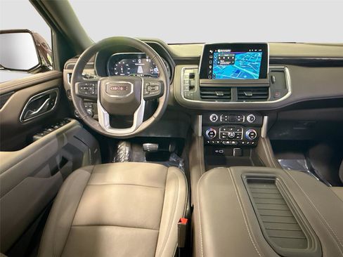 Used 2022 GMC Yukon SLT w/ SLT Luxury Package AWD/4WD image 23