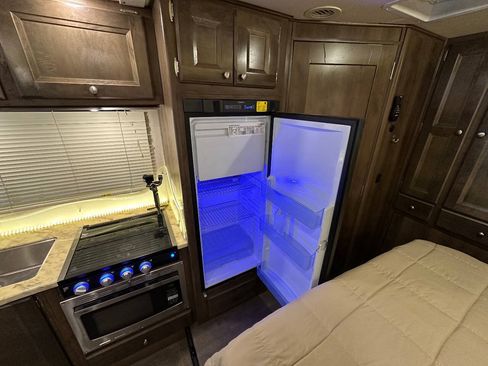 Used 2017 Mercedes-Benz Sprinter 3500 image 39